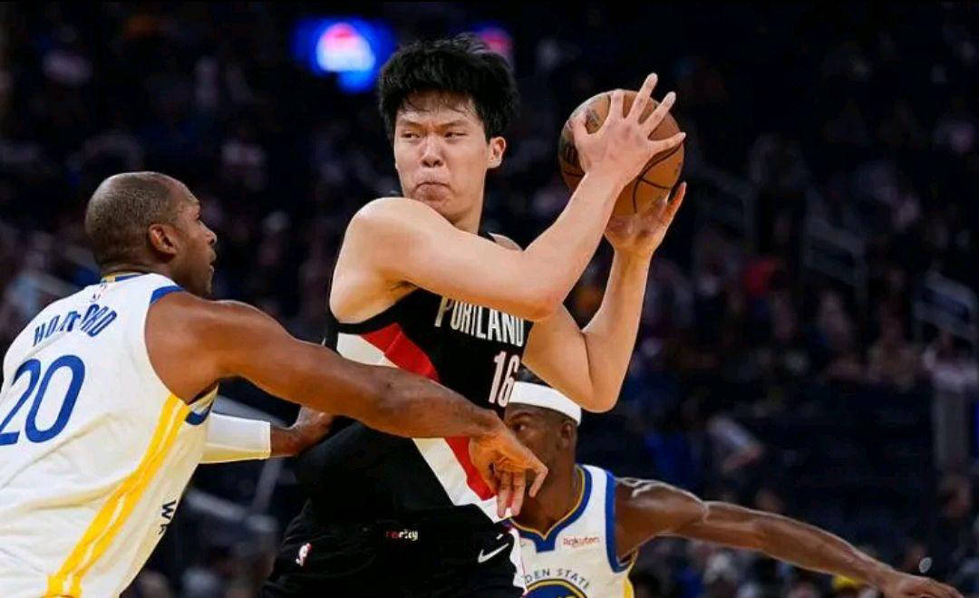 九游体育-赛地聚焦——NBA总决赛国际比赛日热度飙升,瓦伦西亚扳平良机,赛场秩序良好,临场指挥获称赞的简单介绍
